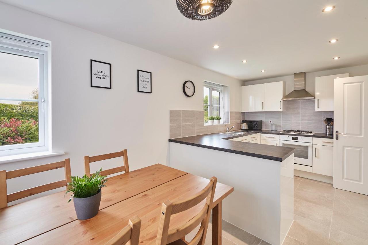 Host & Stay - Cayton Bay Cottage Exterior photo